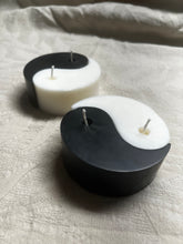 Load image into Gallery viewer, Yin and Yang Candle