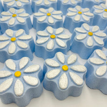 Load image into Gallery viewer, Daisy