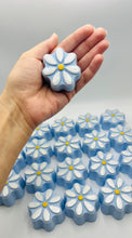 Load image into Gallery viewer, Daisy

